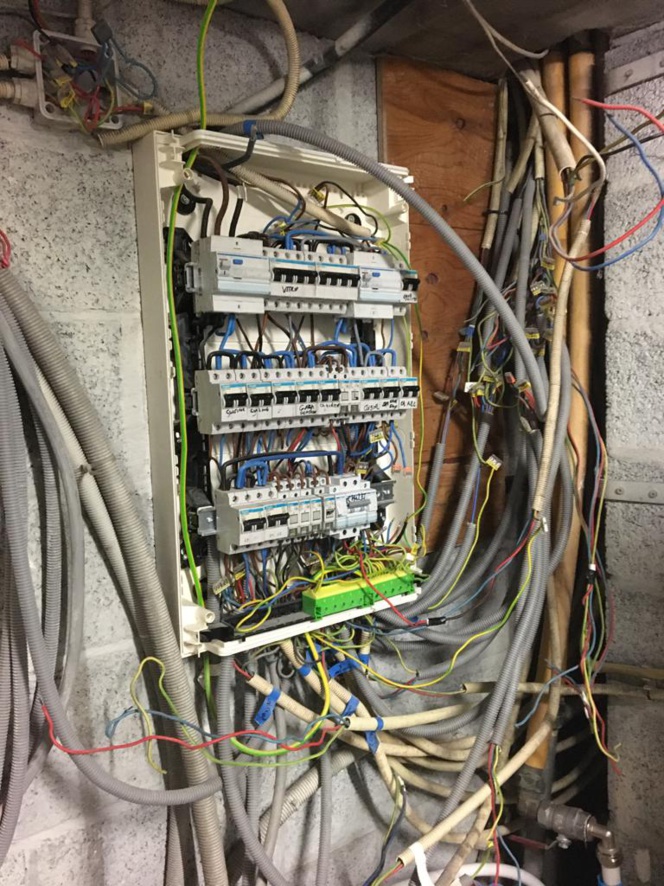 Electriciens pour tout problème d'electricité, d'installations electriques ou conformité electrique Electriciens pour tout problème d'electricité, d'installations electriques ou conformité electrique