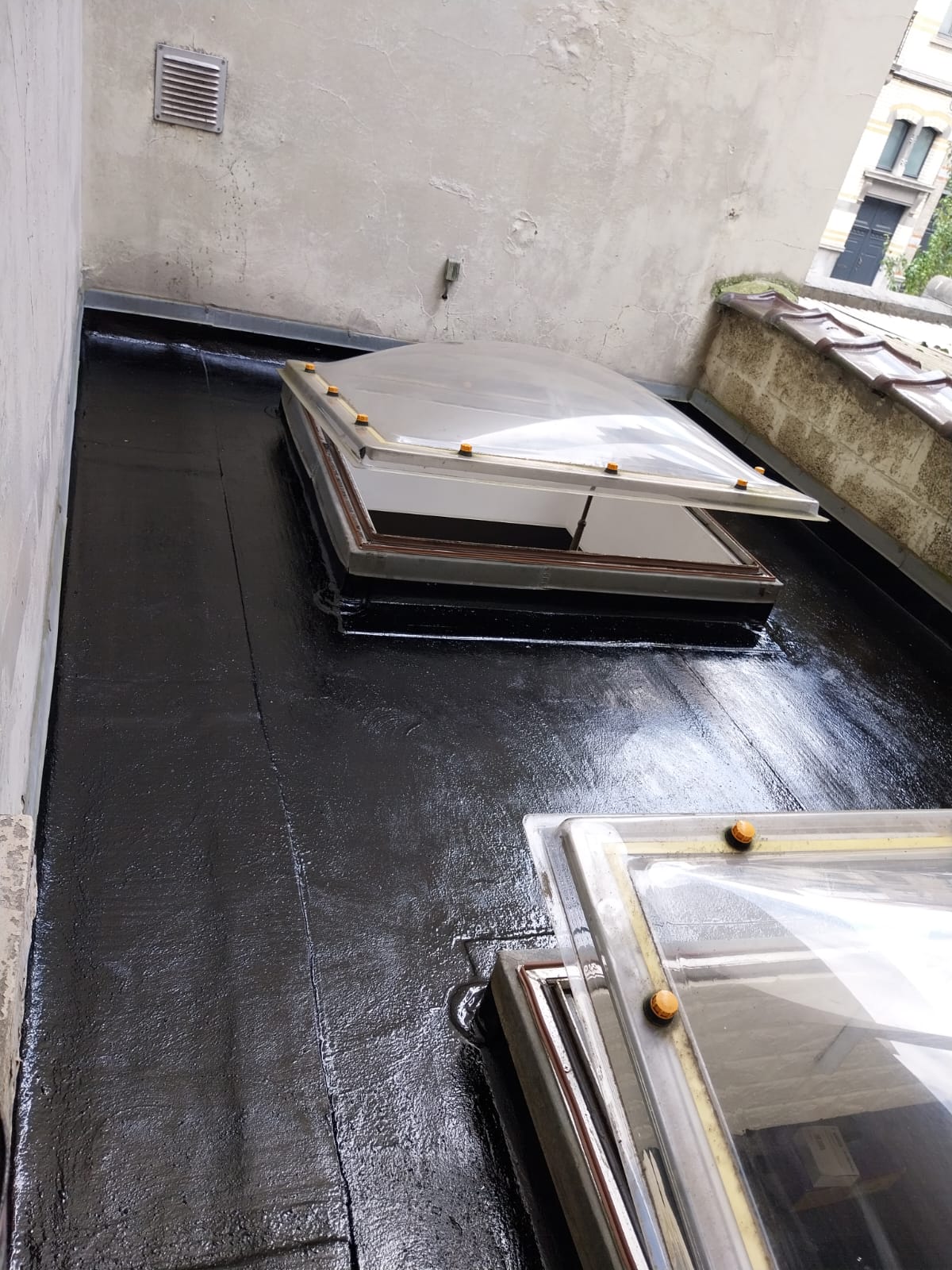 Toiture plate en roofing : remplacement et réparations (rendre étanche)