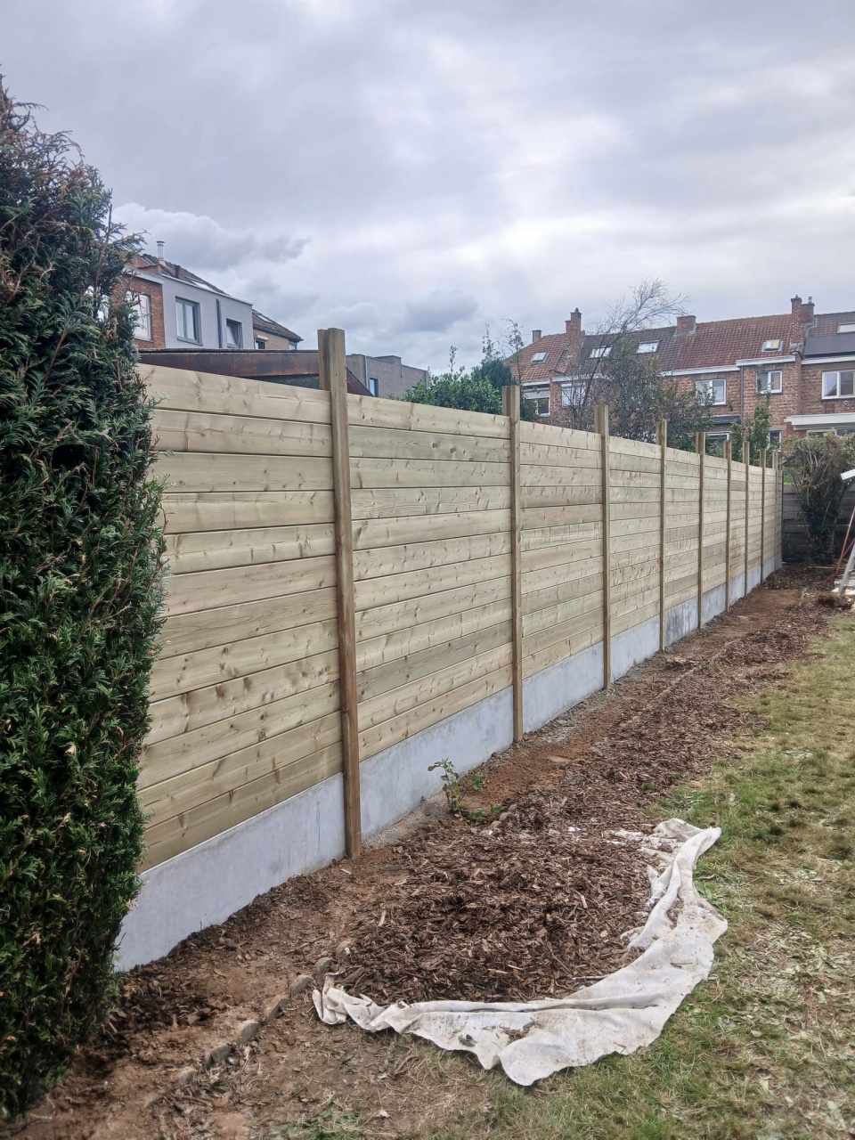 ¨Pose de panneaux et clotures jardin